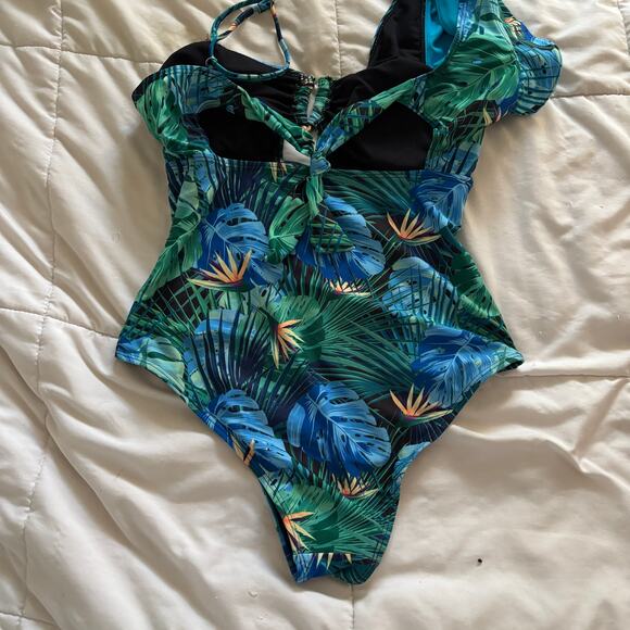 Tropical One-Shoulder Cutout Swimsuit – Palm Leaf Print with Ruffle Strap M - Picture 8 of 13